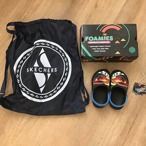 Sketchers Boys lighted clog slippers (lighted details)